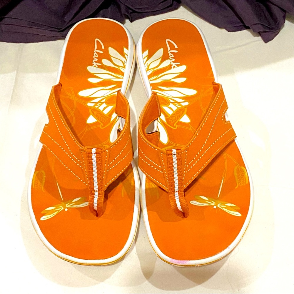 Clarks Thong Sandals Orange Sz 7M EUC